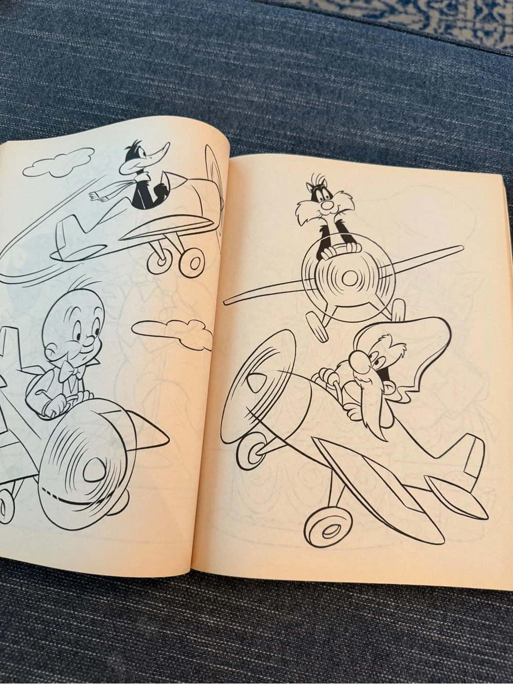 Vintage 1988 Looney Tunes Activity Book Bugs Bunny Daffy Porky Sam
